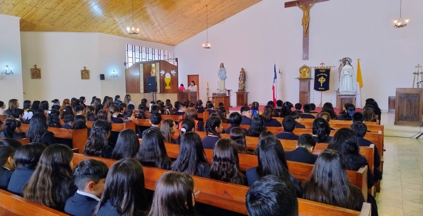 Entregamos reconocimiento a los/as estudiantes destacados en distintas categorías académicas